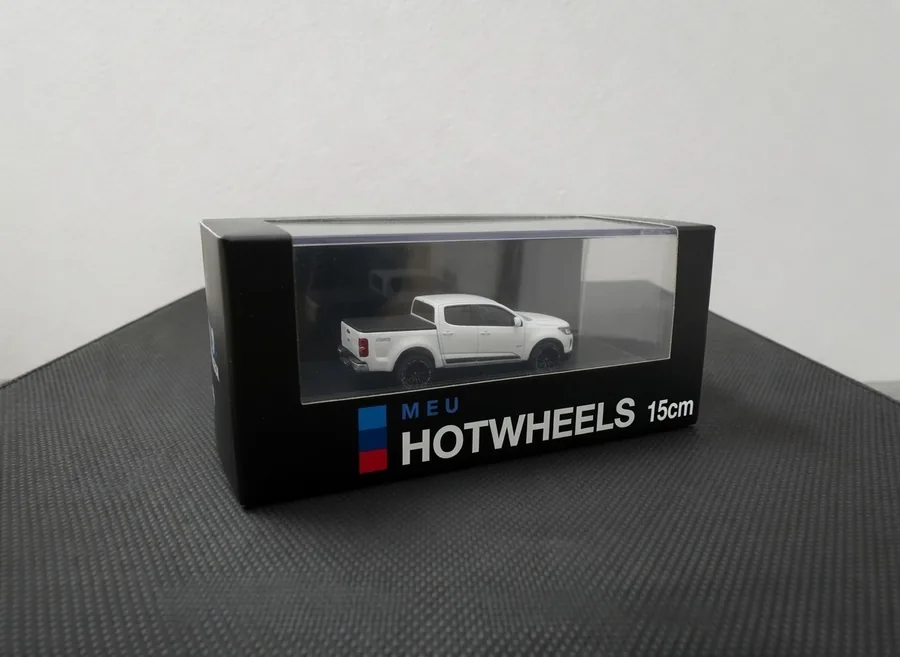 Miniatura de 15 cm na caixa de colecionador