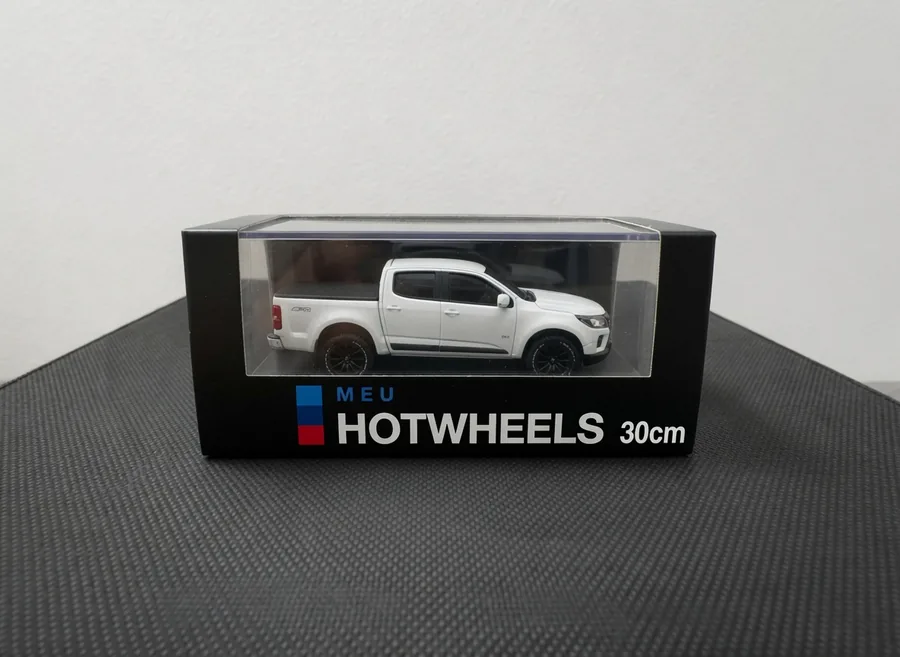 Miniatura de 30 cm na caixa de colecionador